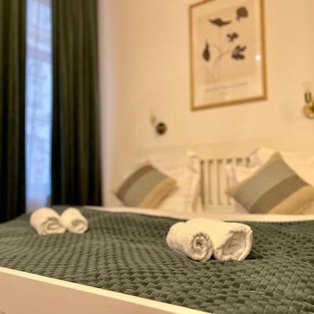 Old Town Jacuzzi Studio 부쿠레슈티 외부 사진